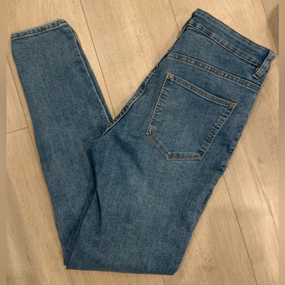 Divided jeans